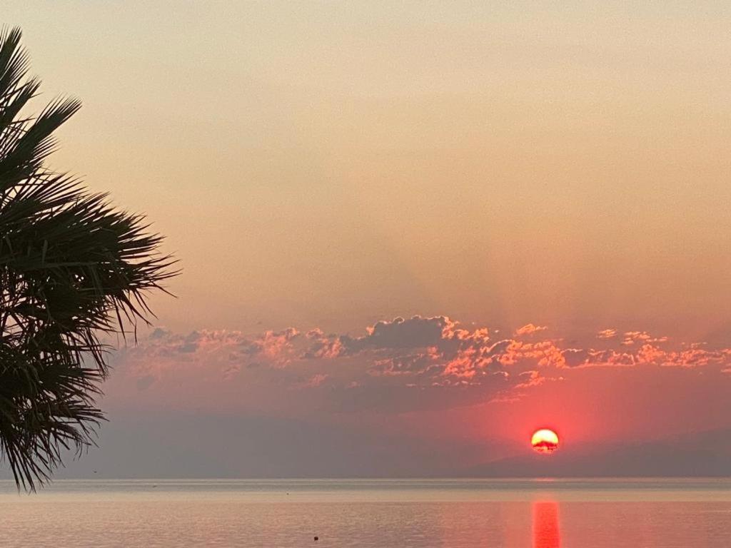 Вилла Louzoia Bay Vlicha  Экстерьер фото